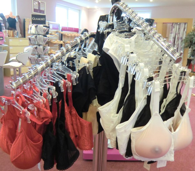 bras-bhs-showroom-transgender-schwaig-nuernberg.jpg