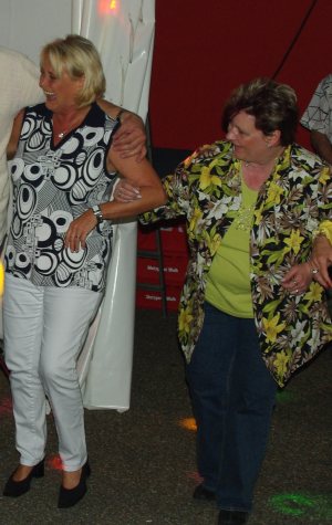 Inka und Simone beim Tanzen
